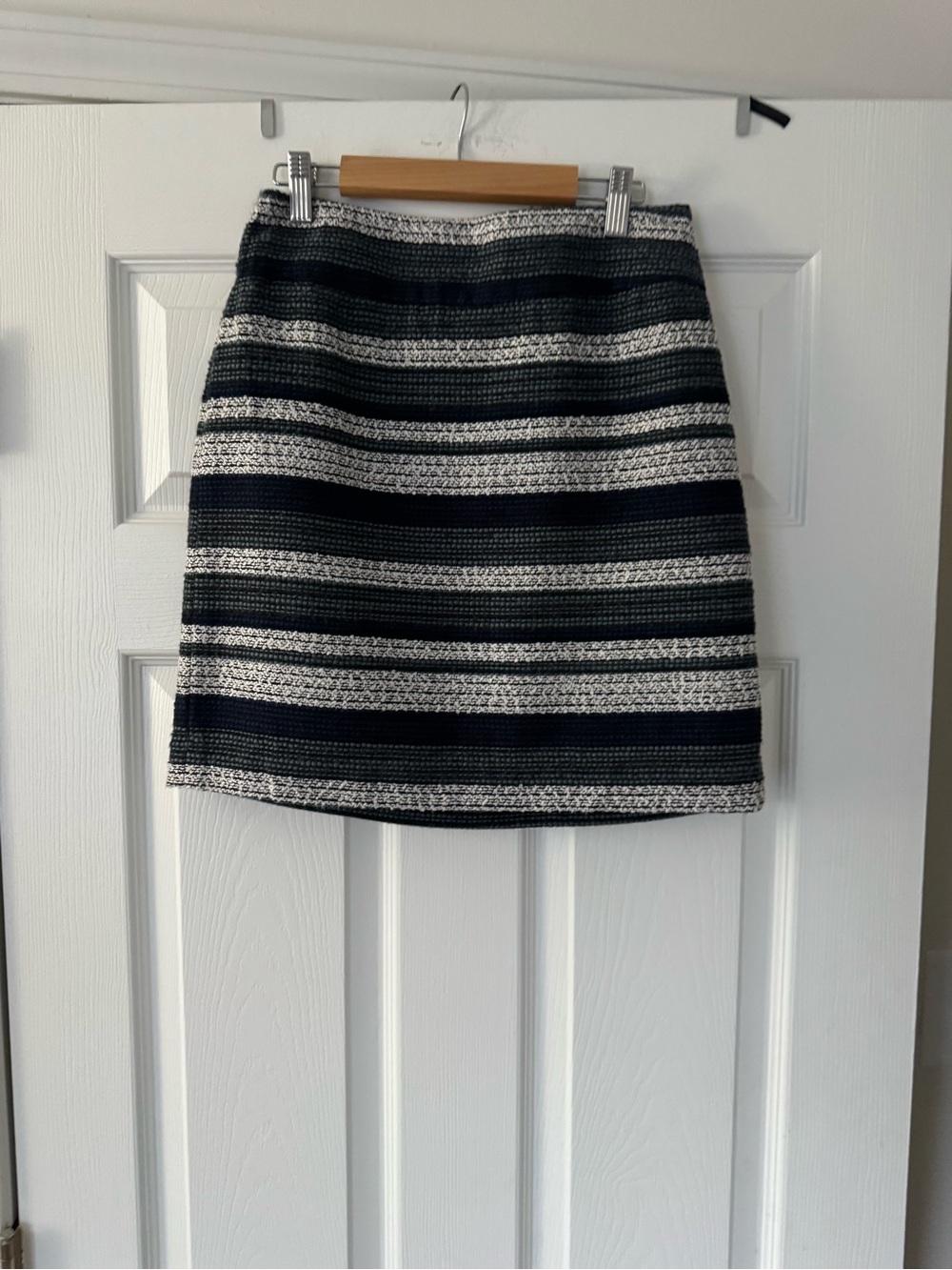 LOFT black green and White Striped Pencil Skirt Sz 0